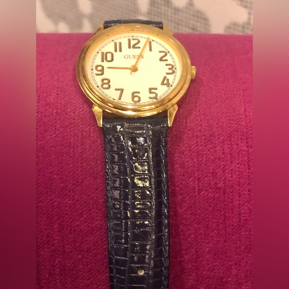 Vintage (1992) Guess Watch - Picture 7 of 13
